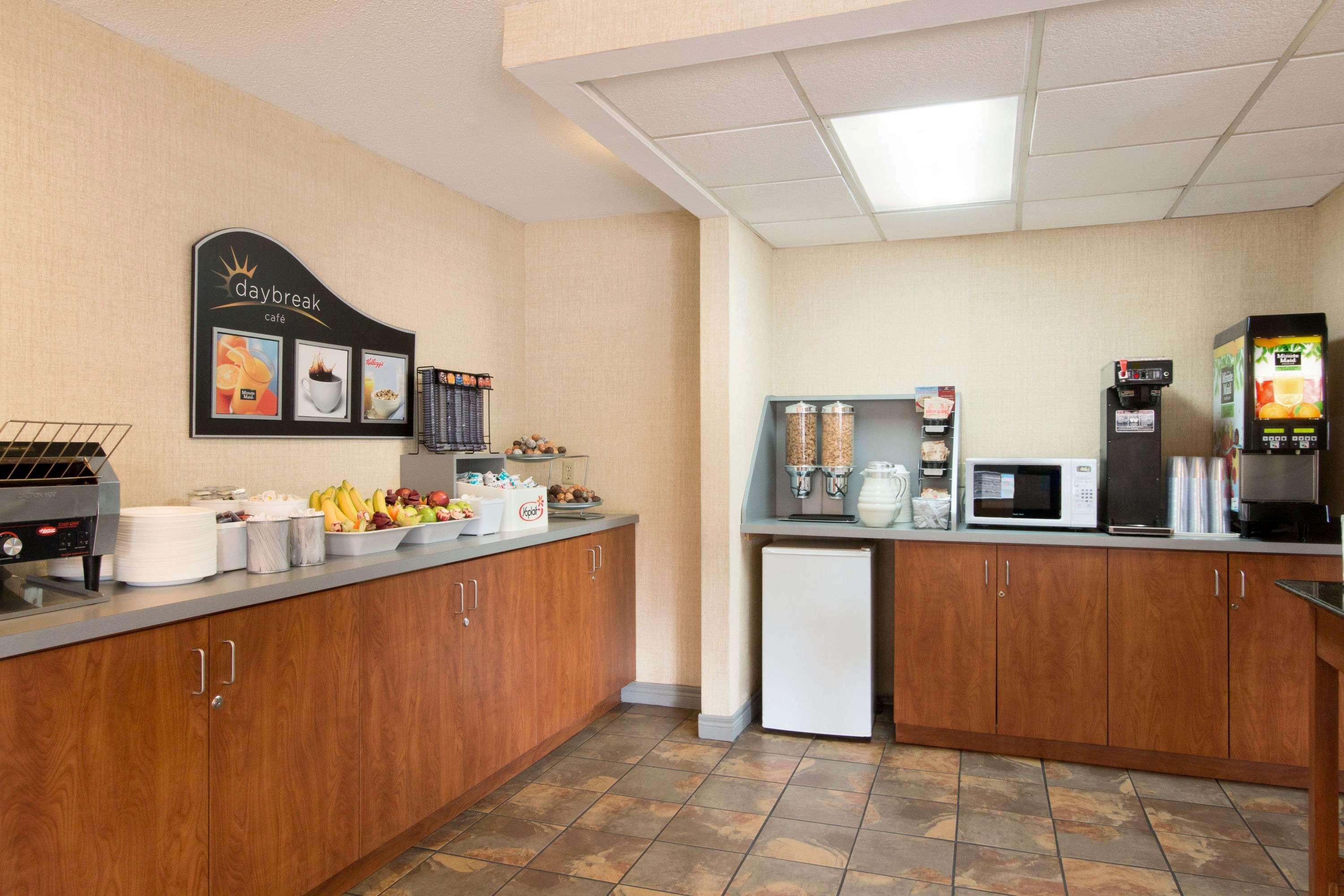 Hotel Days By Wyndham Near The Falls 2*