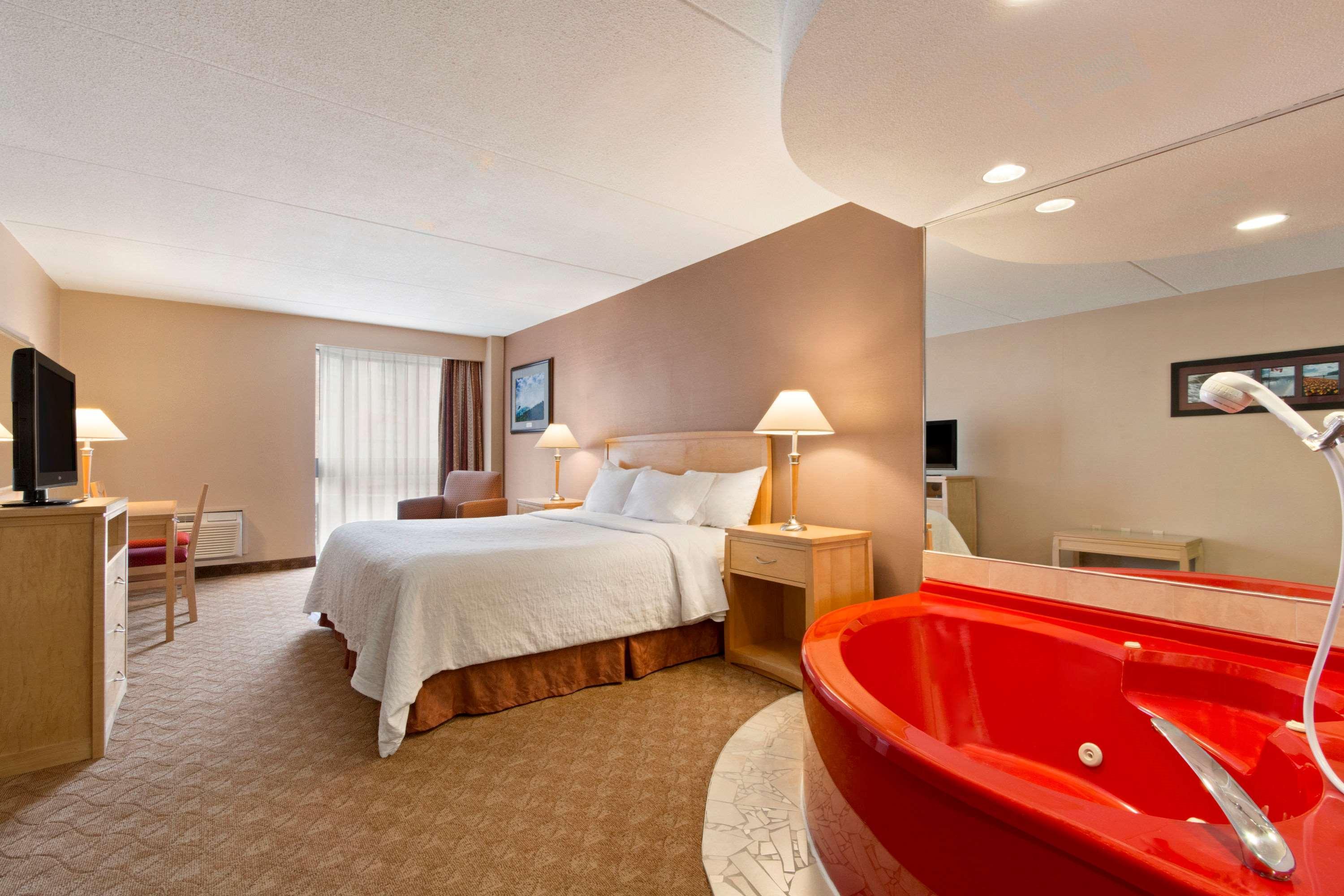 Days By Wyndham Near The Falls Niagara Falls