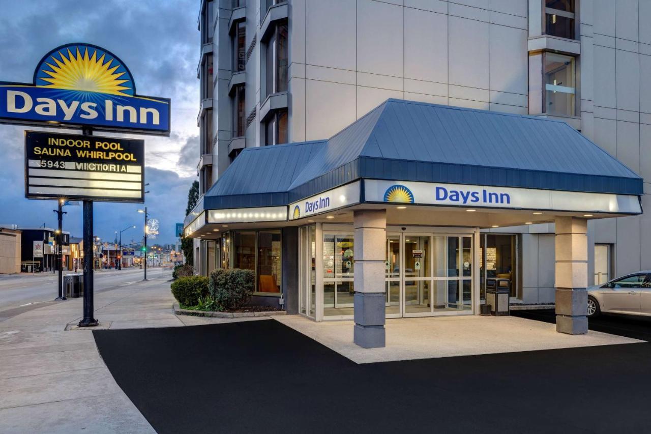 Days By Wyndham Near The Falls Hotel