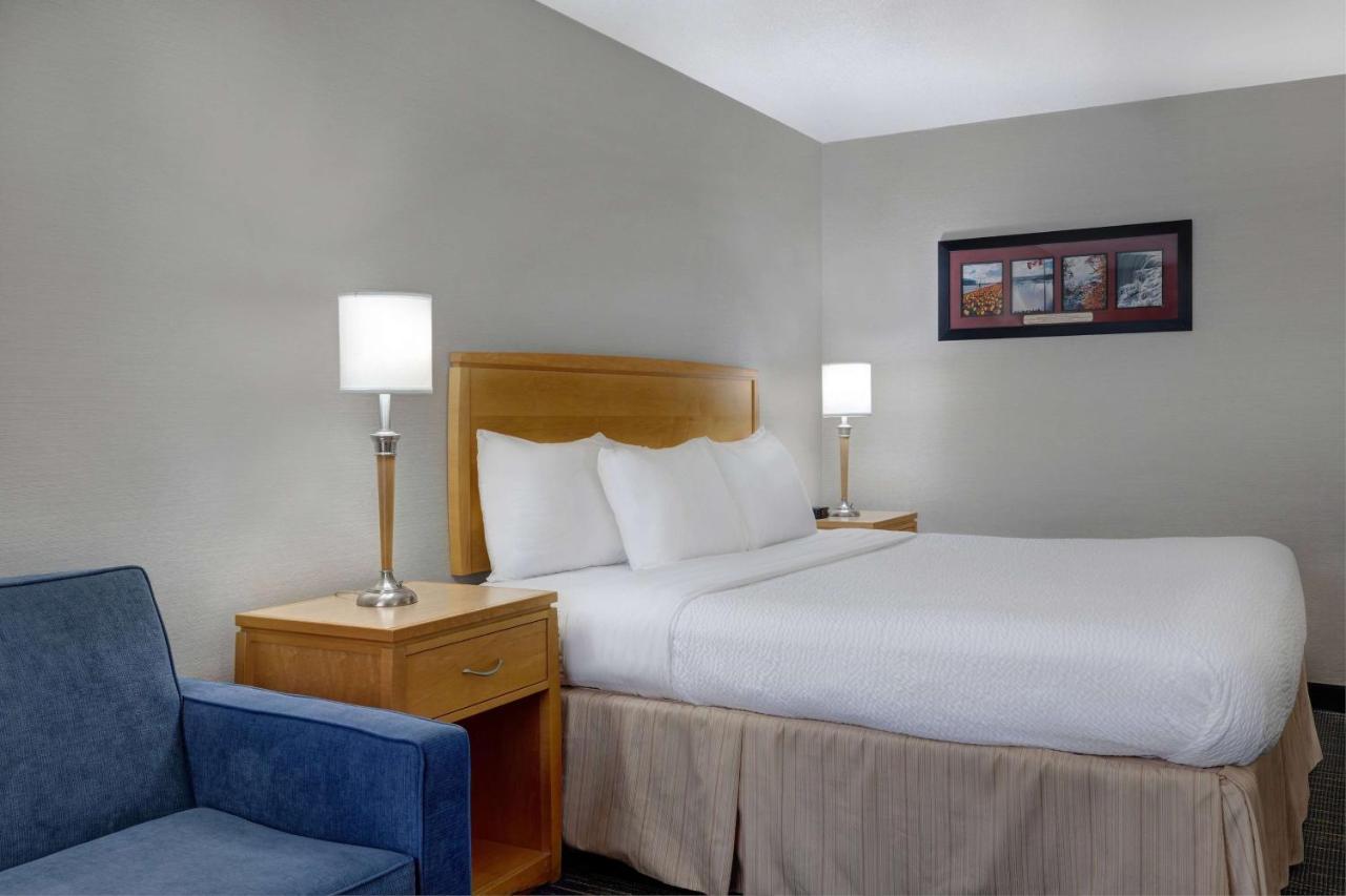 Days By Wyndham Near The Falls Hotel Niagara Falls