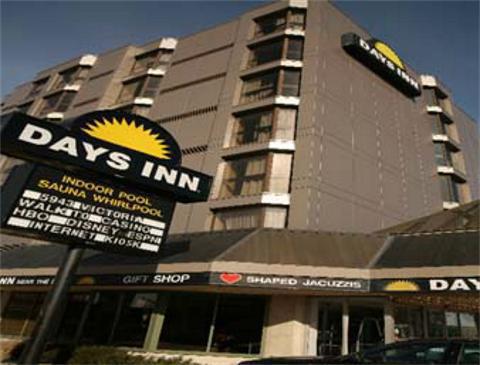 Days By Wyndham Near The Falls Niagara Falls