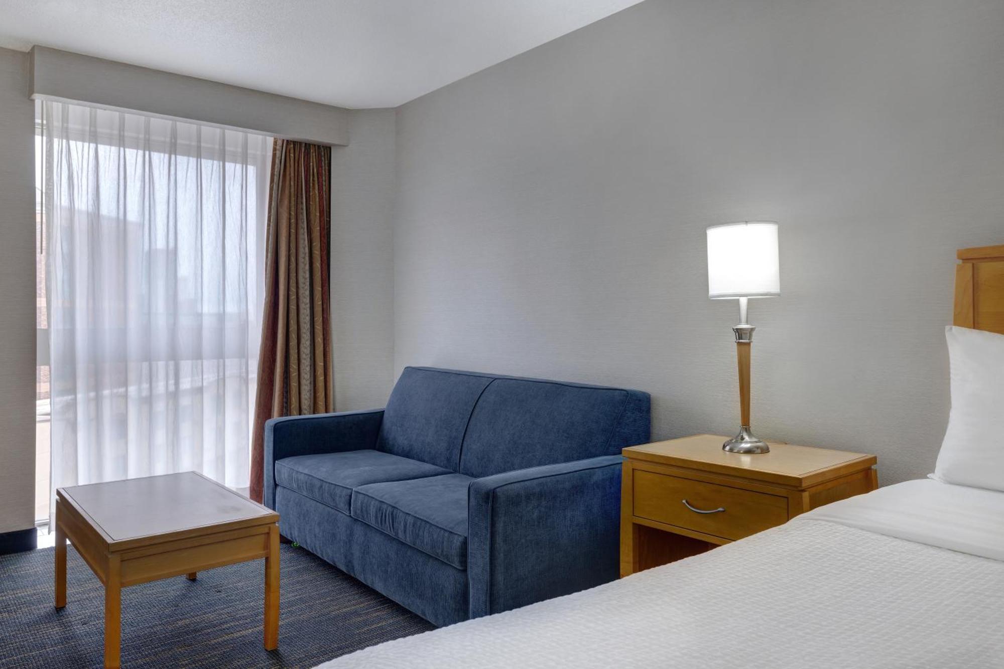 Days By Wyndham Near The Falls Hotel